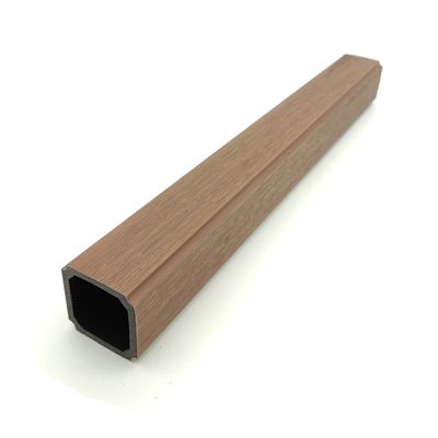 Coextrusion Hollow Balustrade WPC Balcony Railing PE Tahan UV Ditutup 50x50