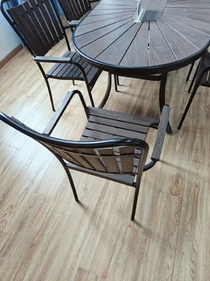 Mendefinisikan kembali kehidupan luar: Kursi & Tabel Taman WPC Premium