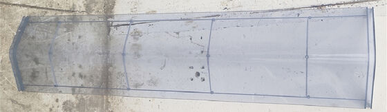 Atap Transparan Ringan Kelas 8 Tahan Angin Ramah Lingkungan Mudah Dirakit Rumah Alat Berkebun Panel WPC Luar Ruangan