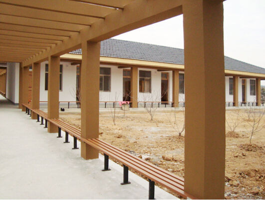 Taman Luar Ruangan Di Luar Taman Umum Teras WPC Bilah Kayu Bangku Tempat Duduk Tanpa Punggung