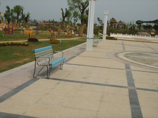 Taman Luar Ruangan Di Luar Taman Umum Teras WPC Bilah Kayu Bangku Tempat Duduk Tanpa Punggung