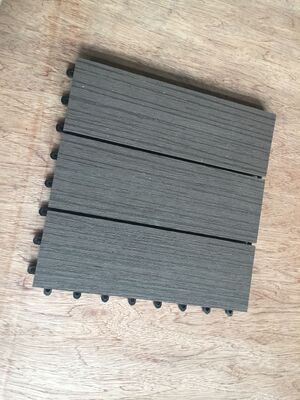 Ubin Dek WPC Rumah Luar Ruangan 30x30CM Lantai DIY Tahan Lama dengan Tampilan Kayu Alami