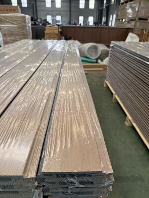 Panel Dinding Cladding Koekstrusi Wpc Eksterior Dekorasi Rumah Modern Luar Ruangan Tahan Uv