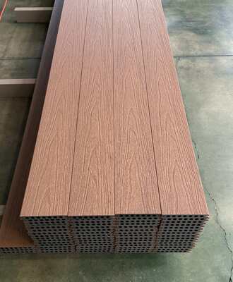 Panel Komposit Bahan Bangunan Tahan Lama Decking Furnitur Luar Ruangan WPC