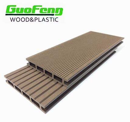 Decking Komposit WPC Modern Berkualitas Tinggi dengan Permukaan Disikat Anti Selip untuk Taman Luar Ruangan
